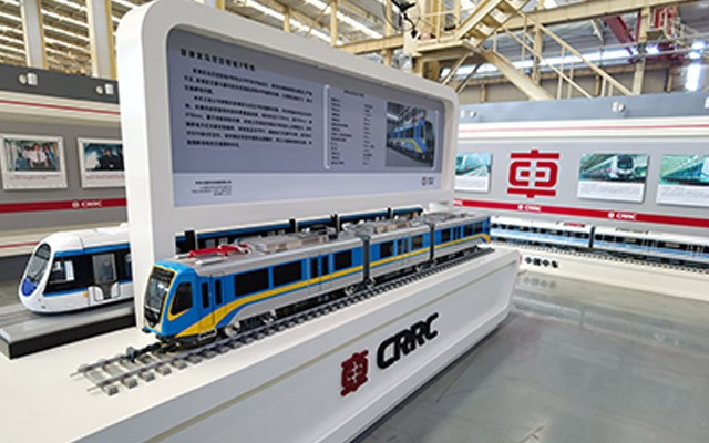 李洋总经理拜访中车大连机车厂探讨材料合作方案